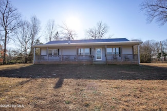 377 Putnam Church Rd, Carthage, NC 28327