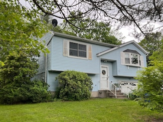 29 Cobblestone Ct, Torrington, CT 06790
