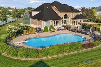 5657 Country Lake Ct, Sylvania, OH 43560