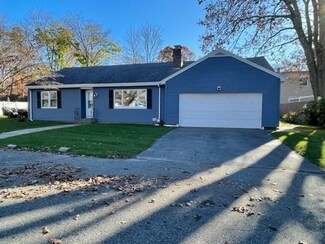 33 Renwood St, Fall River, MA 02720