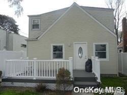 64 Lorraine Rd Unit Upper, Island Park, NY 11558