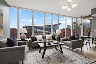 215 10th Ave S Unit 425, Minneapolis, MN 55415