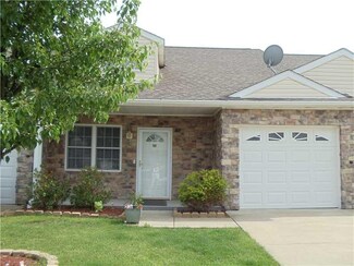 195 Cambria Hill Dr, Tarentum, PA 15084