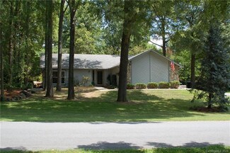7365 Elwood Dr, Charlotte, NC 28227