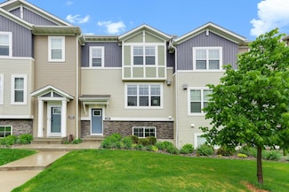 2189 Gateway Hill Rd N, North Saint Paul, MN 55109