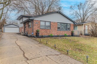 421 E Courtland St, Mundelein, IL 60060