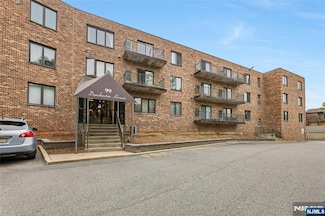 99 Teaneck Rd Unit 313, Ridgefield Park, NJ 07660