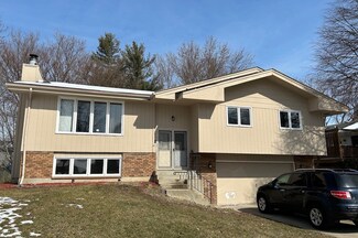 5768 Pepper Dr, Rockford, IL 61114