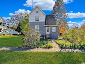 402 E 2nd St, El Paso, IL 61738