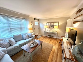 133 Carroll Ave, Newport, RI 02840