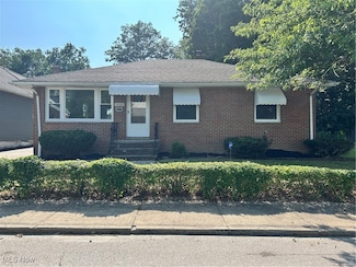 1400 Francis Ct, Cleveland, OH 44121