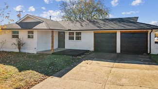 809 N Norman Ave, Moore, OK 73160
