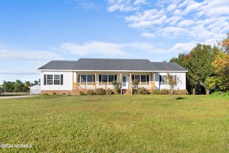 205 Gull Ct, Beaufort, NC 28516