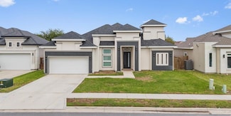 9388 N Queen Palm, Los Fresnos, TX 78566