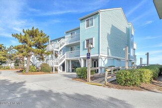 2005 Surfrider Ct, Kure Beach, NC 28449