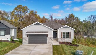 5025 NW Linder Ln, Kansas City, MO 64151