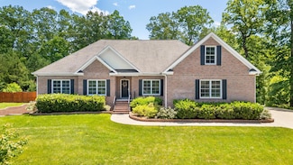 11172 Captains Cove Dr, Soddy Daisy, TN 37379