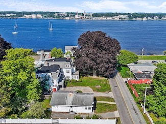 17 Gardner Ave, New London, CT 06320