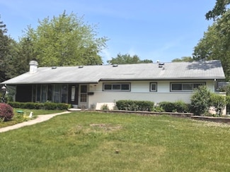 35 Douglas Ct, Hoffman Estates, IL 60169