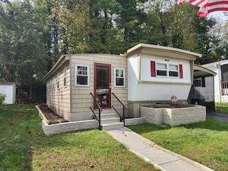 96 Yellow Buckeye Ln, Hendersonville, NC 28739