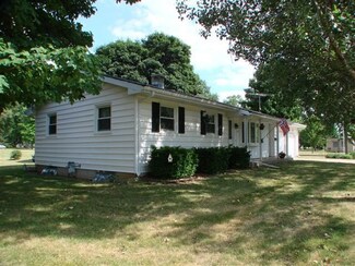 1302 E 6th Ave, Brodhead, WI 53520