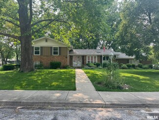 5241 N Merrimac Ave, Peoria, IL 61614