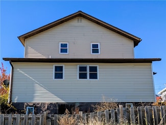 414 Middle Ave, Allison, PA 15413