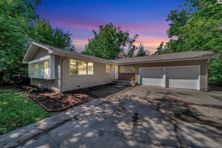 145 N Maxwell St, McPherson, KS 67460