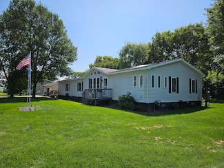 204 Sidney St W, Morristown, MN 55052