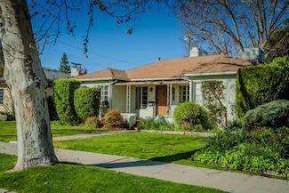 2423 N Thorne Ave, Fresno, CA 93704
