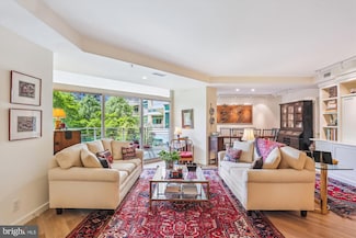 5610 Wisconsin Ave Unit 406, Chevy Chase, MD 20815