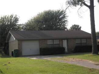 205 N College St, Granite, OK 73547