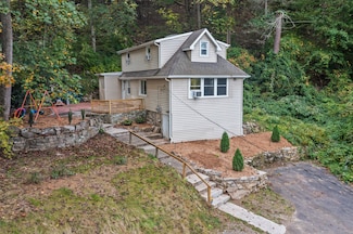 199 Riverside Rd, Sandy Hook, CT 06482