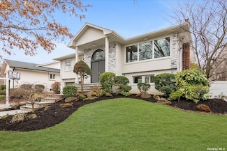1105 Fordham Ln, Woodmere, NY 11598