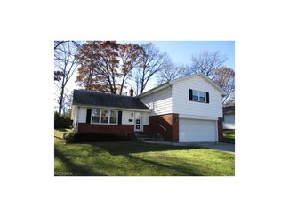 1149 Sharlene Dr, Youngstown, OH 44511