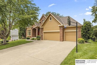 510 W Centennial Rd, Papillion, NE 68046