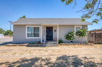 4560 E Hamilton Ave, Fresno, CA 93702