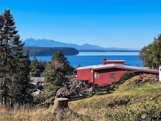 188 S Rhododendron Dr, Cape George, WA 98368