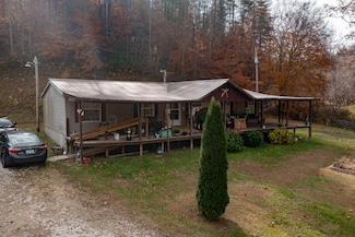 635 Shockey Fork Rd, Campton, KY 41301