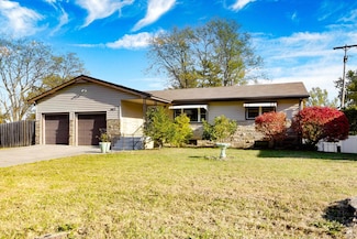 1013 Cedar St, Junction City, KS 66441