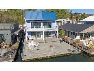 7720 S Macadam Ave Unit 17, Portland, OR 97219