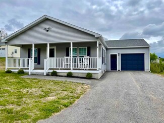 4 Dumont Ave, Franklin, NH 03235