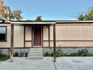 13819 Eagle Pass St, Houston, TX 77015