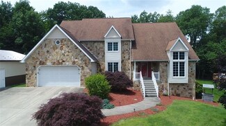 110 Kilarney Dr, Hunker, PA 15639