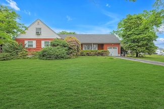 1519 Saint Louis Ave, Bay Shore, NY 11706
