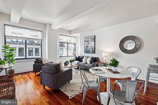 1500 Chestnut St Unit 8H, Philadelphia, PA 19102