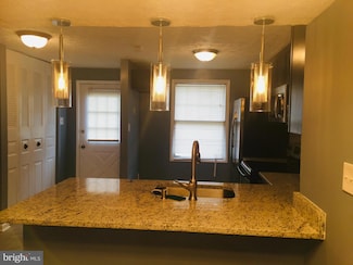 8018 Grandview Ct, Springfield, VA 22153