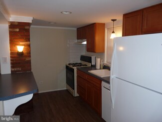 22 E 2nd Ave, Runnemede, NJ 08078