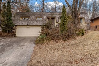 5154 Crofton Dr, Rockford, IL 61114