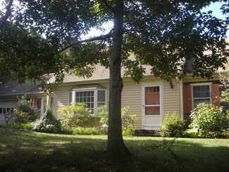94 Carriage Ln, Barnstable, MA 02630
